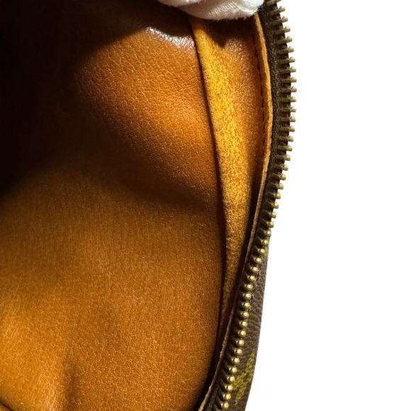 LOUIS VUITTON Marceau Messenger Crossbody - Picture 14 of 16